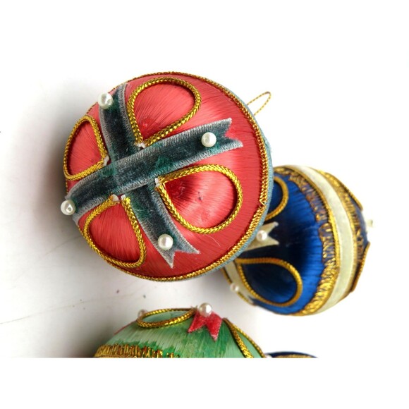 Vintage Bradford Unbreakable Satin Embellished Christmas Ornaments Japan - Picture 2 of 3